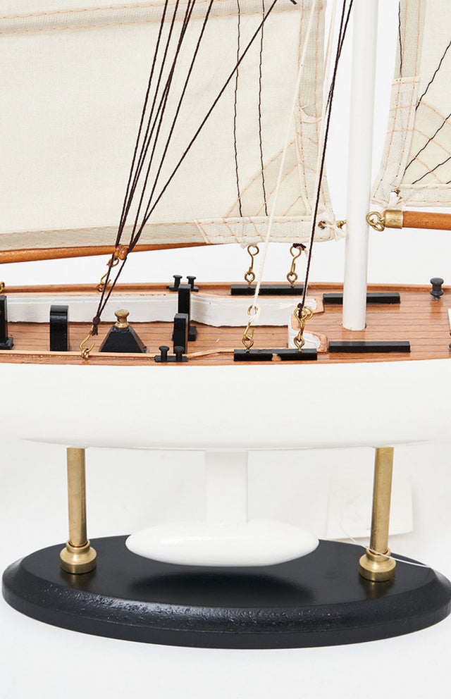 America - Model Boat - Medium Size Sail Boats Batela Giftware